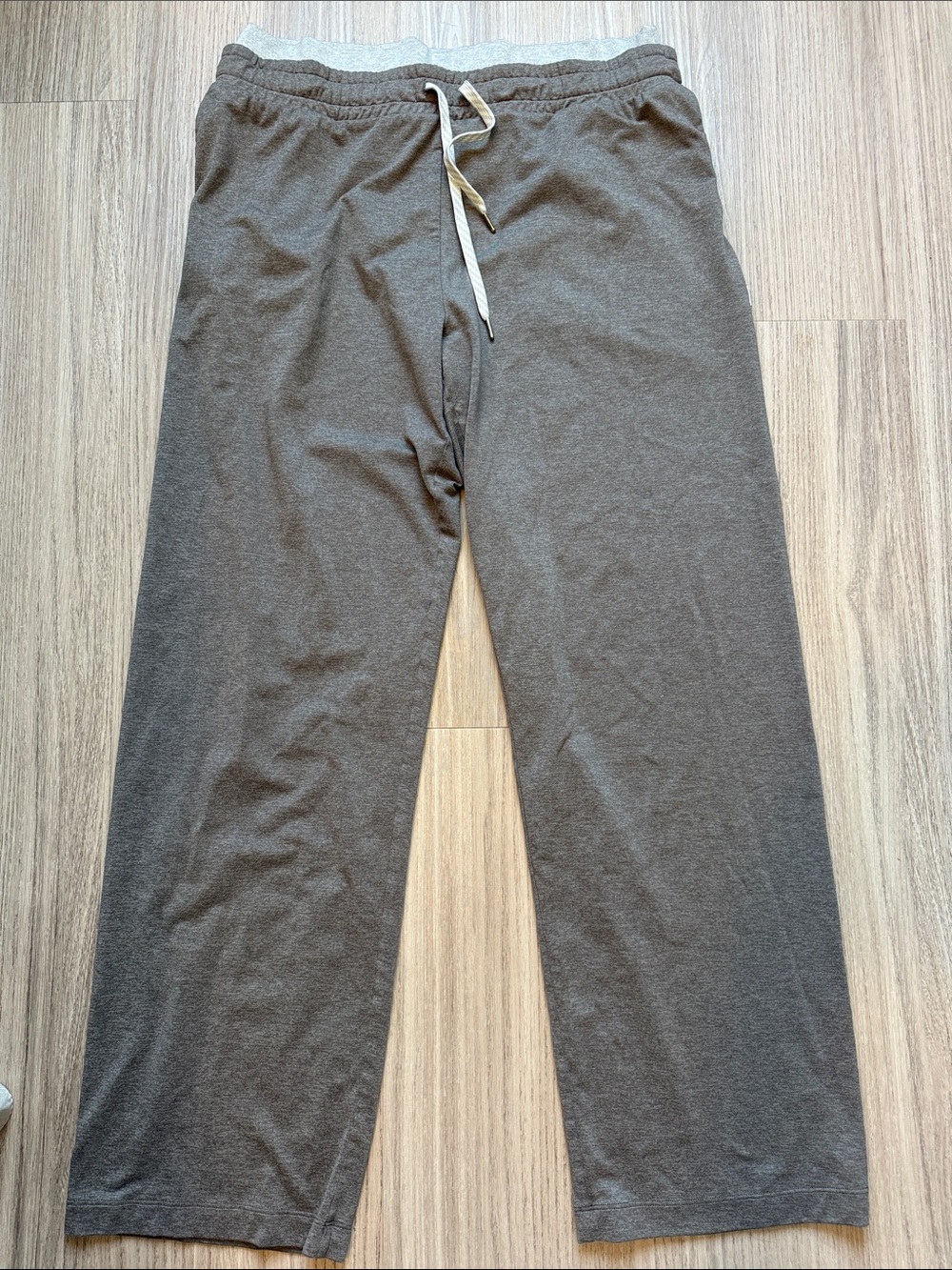 Light brown Vuori loungers